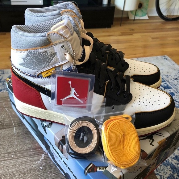 Authentic Air  Jordan 1s LA - Picture 1 of 8